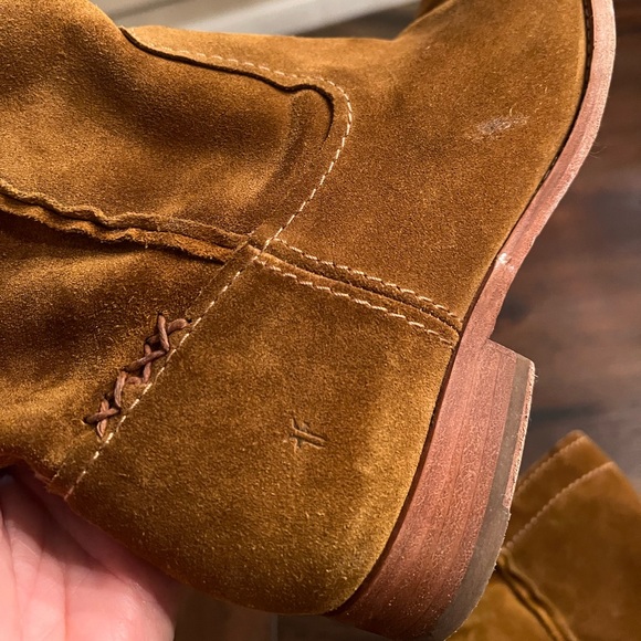 Frye Cara Size 8 Booties Suede Brown EUC women’s - Picture 4 of 10